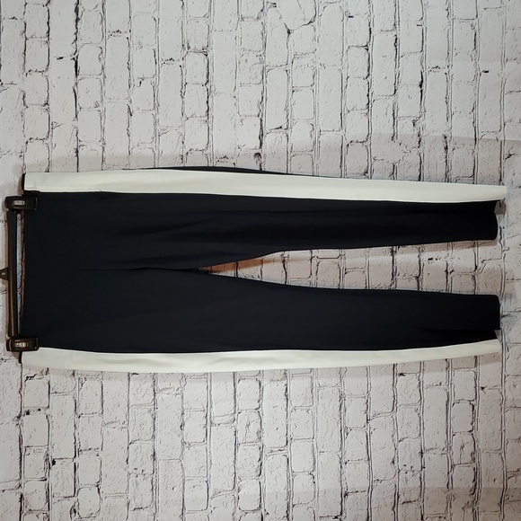Athleta Pants - Athleta Interstellar Tight Black & White Size 6 EUC
